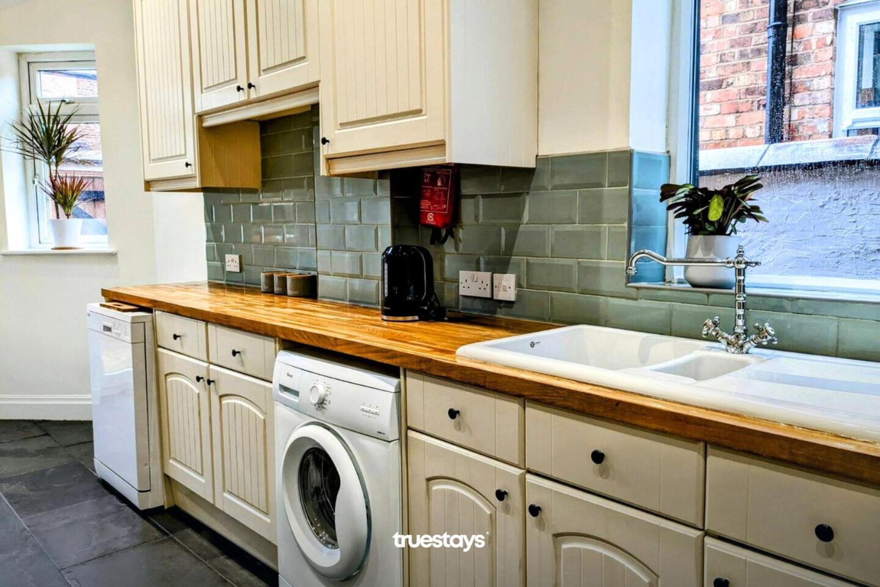 Crawford House - Stunning 2 Bedroom House In Manchester Bagian luar foto